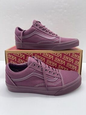 Vans WMNS Old Skool
Pastel Mono Plum Wine
VN000CT8CHI Sneakers